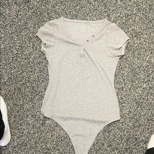 American Eagle Outfitters Light Gray V-Neck Top